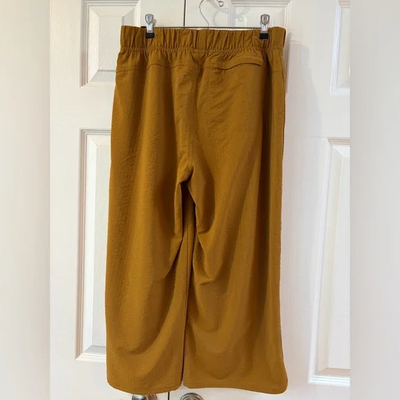 Title Nine Mustard Staycation Cropped Elastic Waist Pants Size M - Picture 4 of 12
